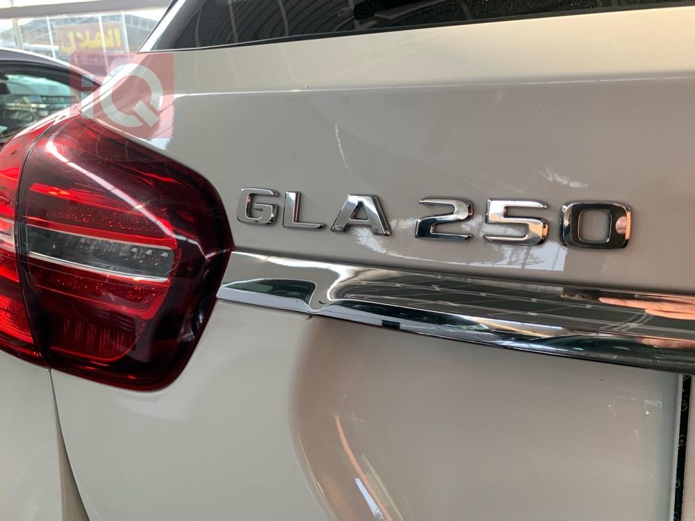 مرسيدس بنز GLA